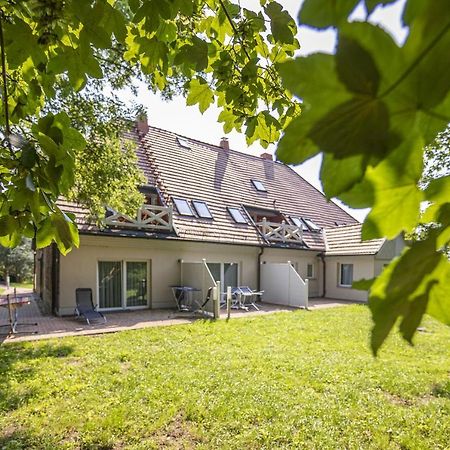 Ruhig Und Idyllische Lage, Strandnah, Gratis Nutzung Vom Ahoi Erlebnisbad Und Sauna In Sellin - Gutshaus Silvitz Fewo 02 Apartment Bergen Auf Rugen Luaran gambar